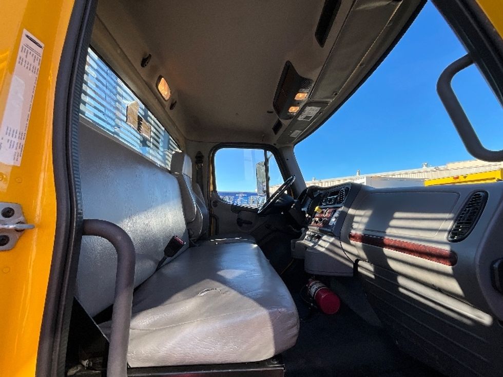 Flatbed Truck-Light and Medium Duty Trucks-Freightliner-2020-M2-West Sacramento-CA-84,758\n\t\tmiles-$ 57,000 - Image 22