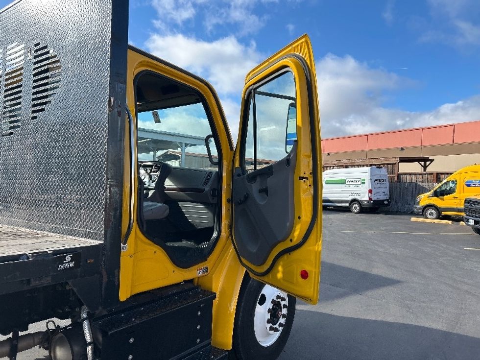 Flatbed Truck-Light and Medium Duty Trucks-Freightliner-2020-M2-West Sacramento-CA-89,141\n\t\tmiles-$ 55,500 - Image 19