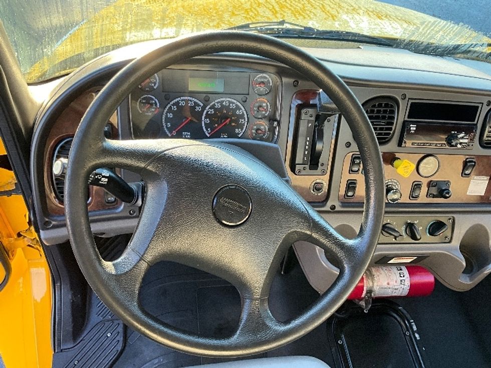 Flatbed Truck-Light and Medium Duty Trucks-Freightliner-2020-M2-West Sacramento-CA-92,655\n\t\tmiles-$ 55,750 - Image 18