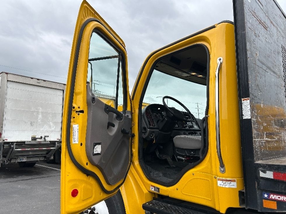 Flatbed Truck-Light and Medium Duty Trucks-Freightliner-2020-M2-West Sacramento-CA-93,058\n\t\tmiles-$ 55,000 - Image 15