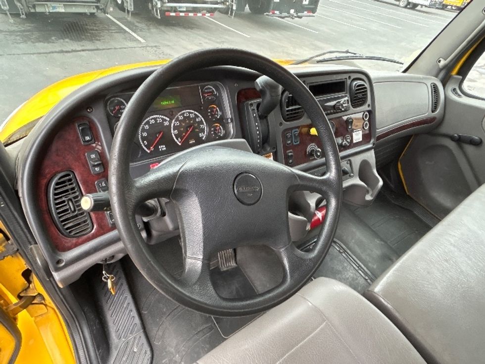 Flatbed Truck-Light and Medium Duty Trucks-Freightliner-2020-M2-West Sacramento-CA-93,058\n\t\tmiles-$ 55,000 - Image 16