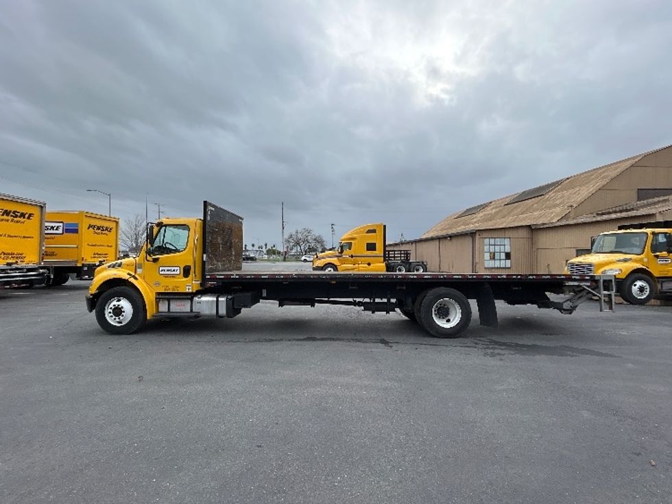 Flatbed Truck-Light and Medium Duty Trucks-Freightliner-2020-M2-West Sacramento-CA-93,058\n\t\tmiles-$ 55,000 - Image 4