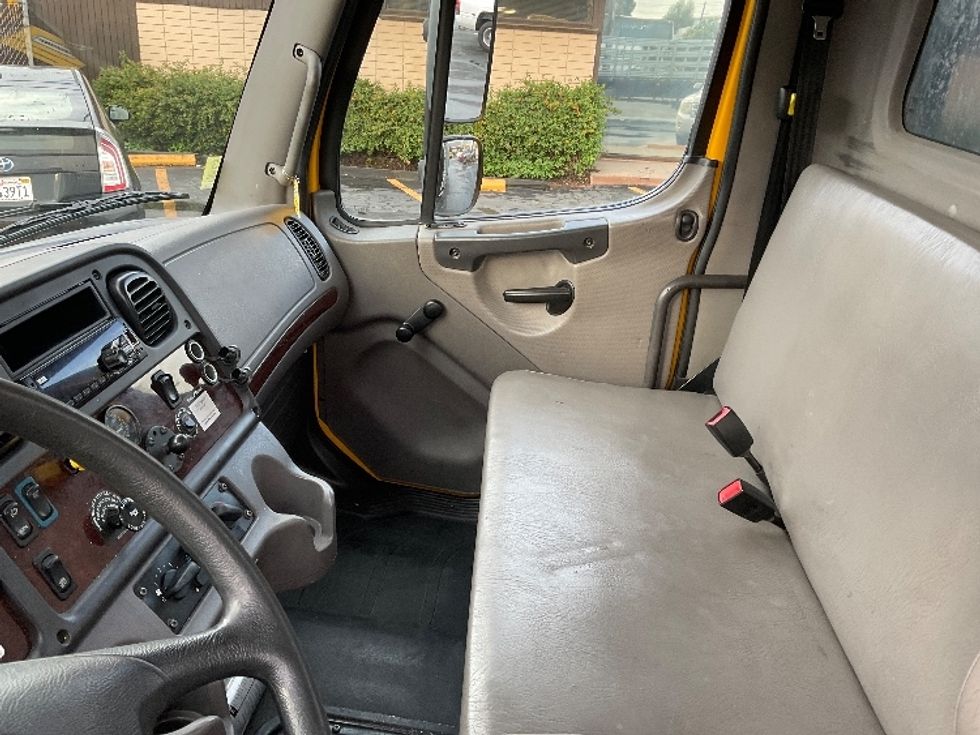 Flatbed Truck-Light and Medium Duty Trucks-Freightliner-2020-M2-West Sacramento-CA-99,793\n\t\tmiles-$ 60,750 - Image 19