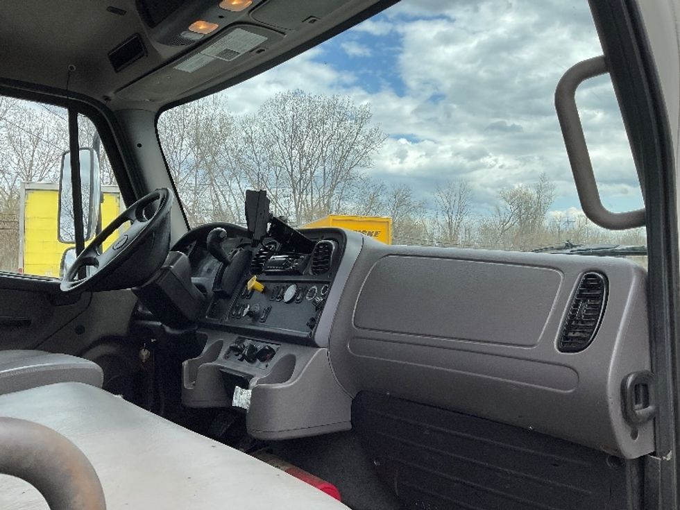 Flatbed Truck-Light and Medium Duty Trucks-Freightliner-2020-M2-Whitesboro-NY-226,877\n\t\tmiles-$ 33,750 - Image 21