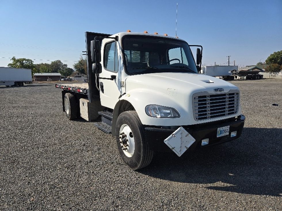 Flatbed Truck-Light and Medium Duty Trucks-Freightliner-2020-M2-Yakima-WA-112,146\n\t\tmiles-$ 50,000 - Image 1