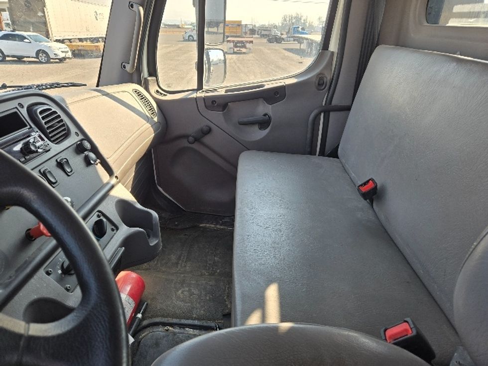 Flatbed Truck-Light and Medium Duty Trucks-Freightliner-2020-M2-Yakima-WA-112,146\n\t\tmiles-$ 50,000 - Image 17