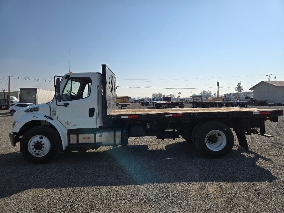 Flatbed Truck-Light and Medium Duty Trucks-Freightliner-2020-M2-Yakima-WA-112,146\n\t\tmiles-$ 50,000 - Image 4