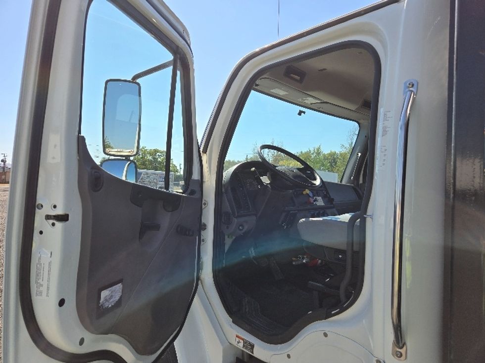 Flatbed Truck-Light and Medium Duty Trucks-Freightliner-2020-M2-Yakima-WA-41,156\n\t\tmiles-$ 55,250 - Image 16