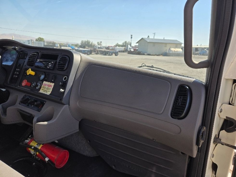 Flatbed Truck-Light and Medium Duty Trucks-Freightliner-2020-M2-Yakima-WA-41,156\n\t\tmiles-$ 55,250 - Image 21