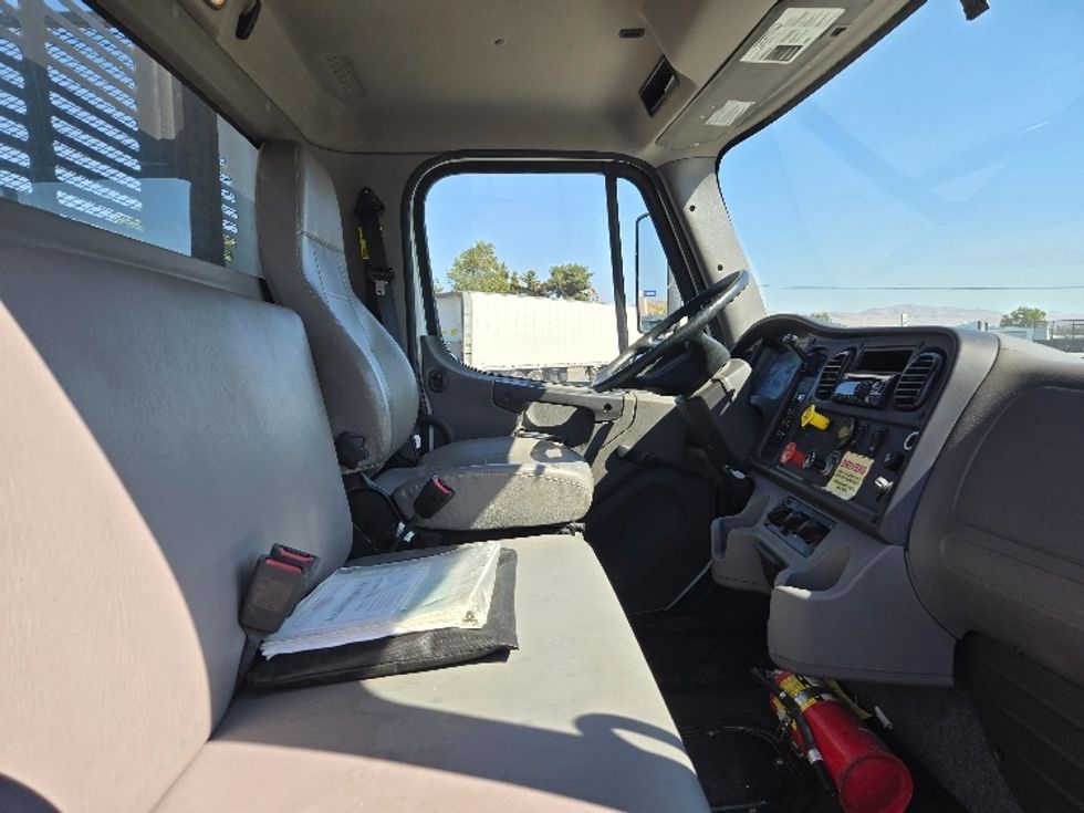 Flatbed Truck-Light and Medium Duty Trucks-Freightliner-2020-M2-Yakima-WA-41,156\n\t\tmiles-$ 55,250 - Image 22
