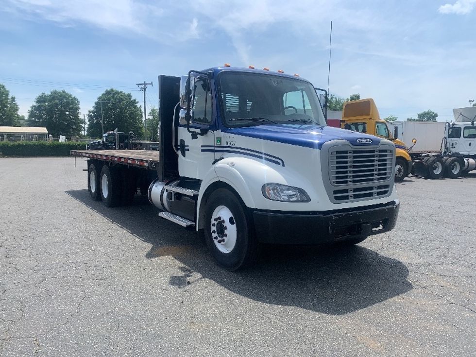 Flatbed Truck-Light and Medium Duty Trucks-Freightliner-2020-M211264S-Concord-NC-147,890\n\t\tmiles-$ 102,250 - Image 1