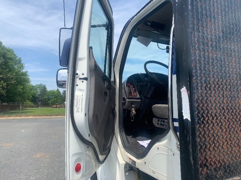 Flatbed Truck-Light and Medium Duty Trucks-Freightliner-2020-M211264S-Concord-NC-147,890\n\t\tmiles-$ 102,250 - Image 12