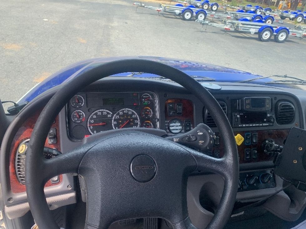 Flatbed Truck-Light and Medium Duty Trucks-Freightliner-2020-M211264S-Concord-NC-147,890\n\t\tmiles-$ 102,250 - Image 13