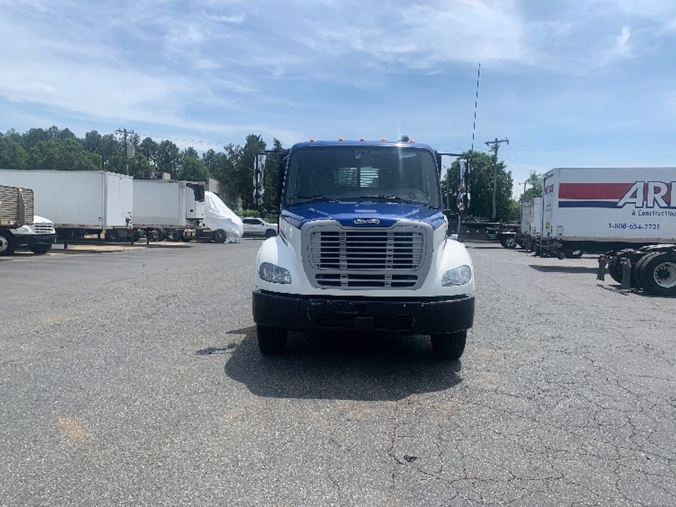 Flatbed Truck-Light and Medium Duty Trucks-Freightliner-2020-M211264S-Concord-NC-147,890\n\t\tmiles-$ 102,250 - Image 2