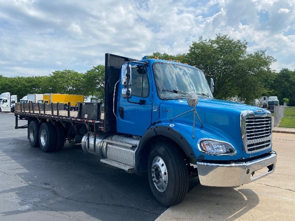 Flatbed Truck-Light and Medium Duty Trucks-Freightliner-2020-M211264S-Harrisburg-PA-431,130\n\t\tmiles-$ 87,250 - Image 1