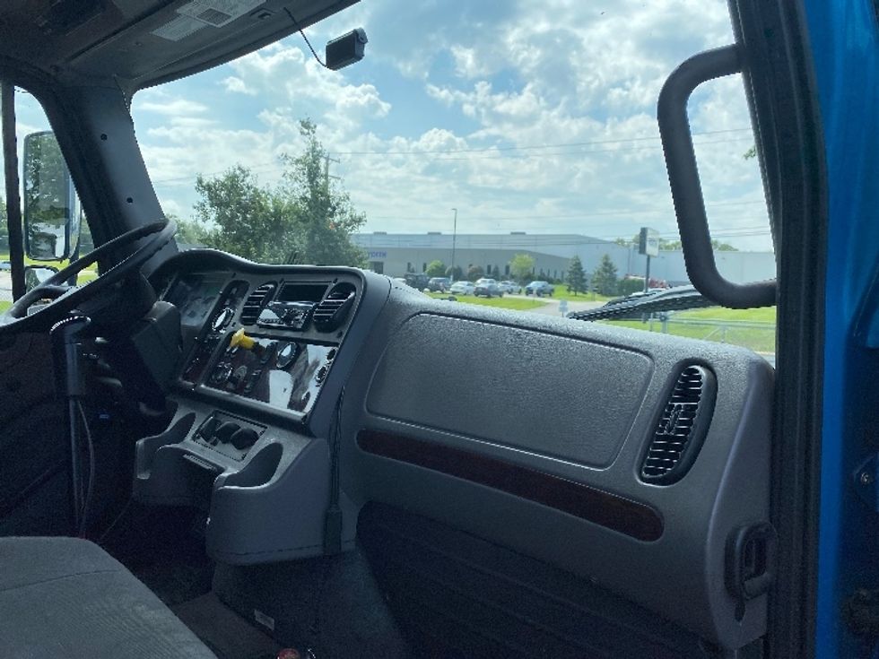 Flatbed Truck-Light and Medium Duty Trucks-Freightliner-2020-M211264S-Harrisburg-PA-431,130\n\t\tmiles-$ 87,250 - Image 20