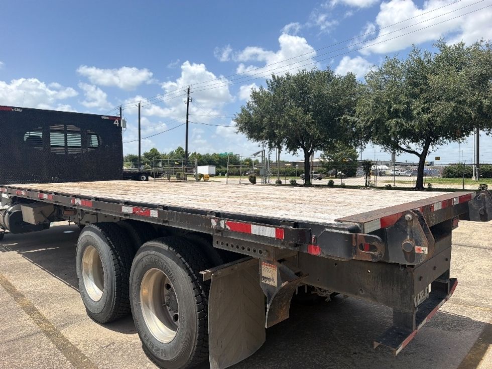 Flatbed Truck-Light and Medium Duty Trucks-Freightliner-2020-M211264S-Houston-TX-211,157\n\t\tmiles-$ 97,750 - Image 10