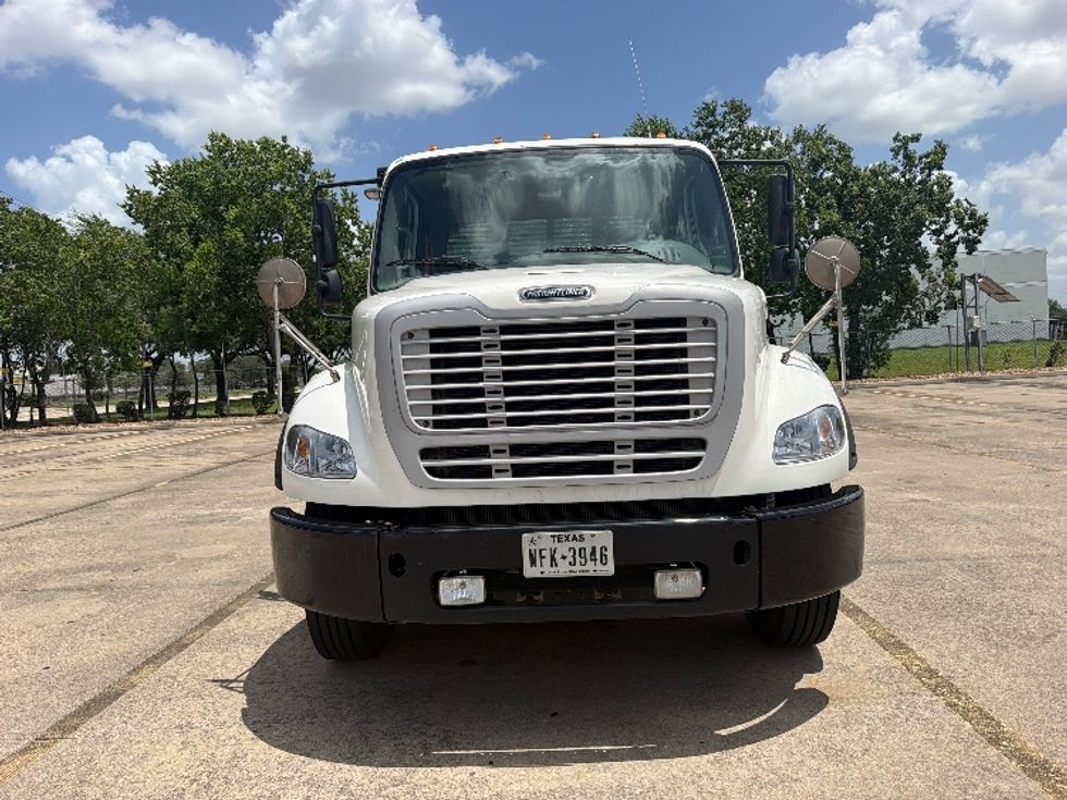 Flatbed Truck-Light and Medium Duty Trucks-Freightliner-2020-M211264S-Houston-TX-211,157\n\t\tmiles-$ 97,750 - Image 2