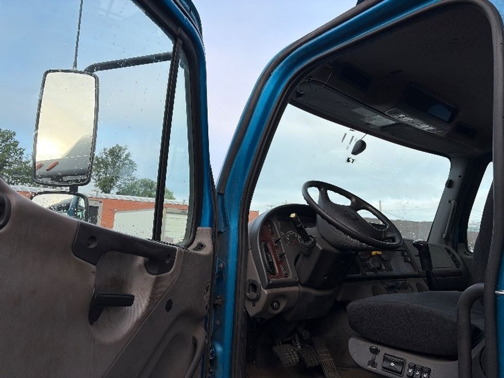 Flatbed Truck-Light and Medium Duty Trucks-Freightliner-2020-M211264S-Middlefield-OH-214,522\n\t\tmiles-$ 94,000 - Image 12