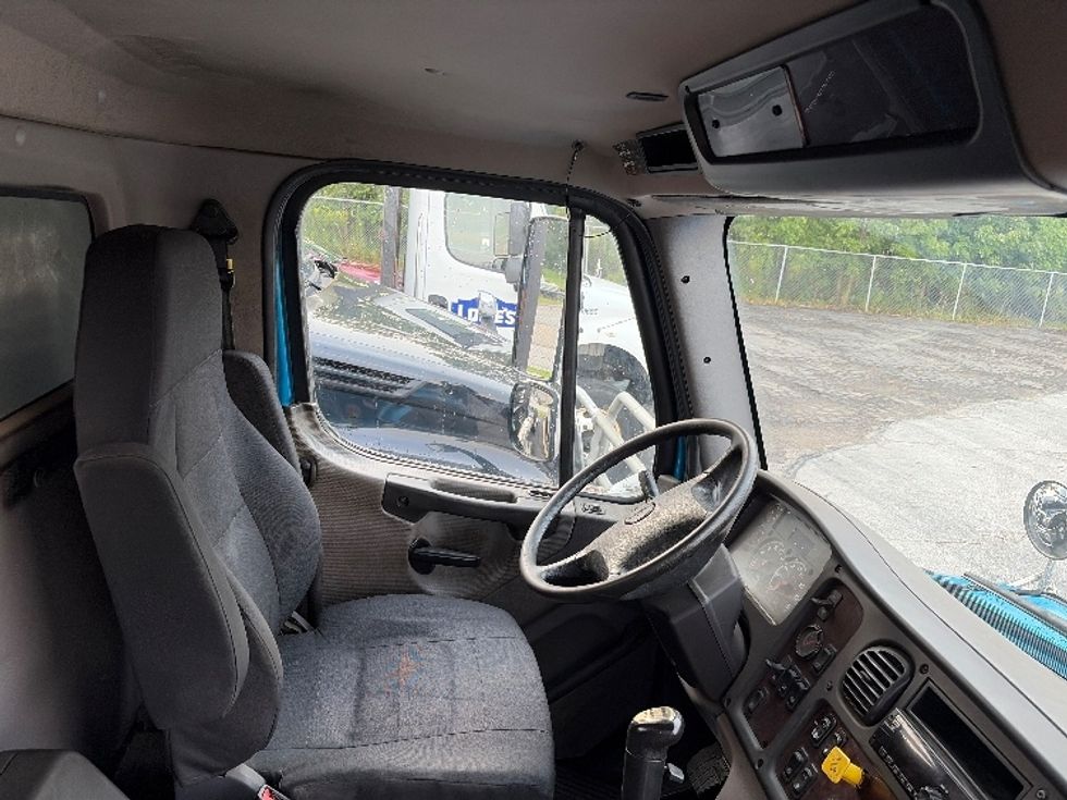 Flatbed Truck-Light and Medium Duty Trucks-Freightliner-2020-M211264S-Middlefield-OH-214,522\n\t\tmiles-$ 94,000 - Image 18