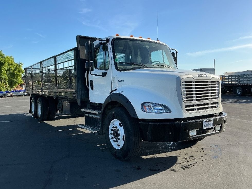 Flatbed Truck-Light and Medium Duty Trucks-Freightliner-2020-M211264S-Sacramento-CA-153,557\n\t\tmiles-$ 105,000 - Image 1