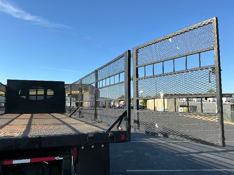 Flatbed Truck-Light and Medium Duty Trucks-Freightliner-2020-M211264S-Sacramento-CA-153,557\n\t\tmiles-$ 105,000 - Image 11
