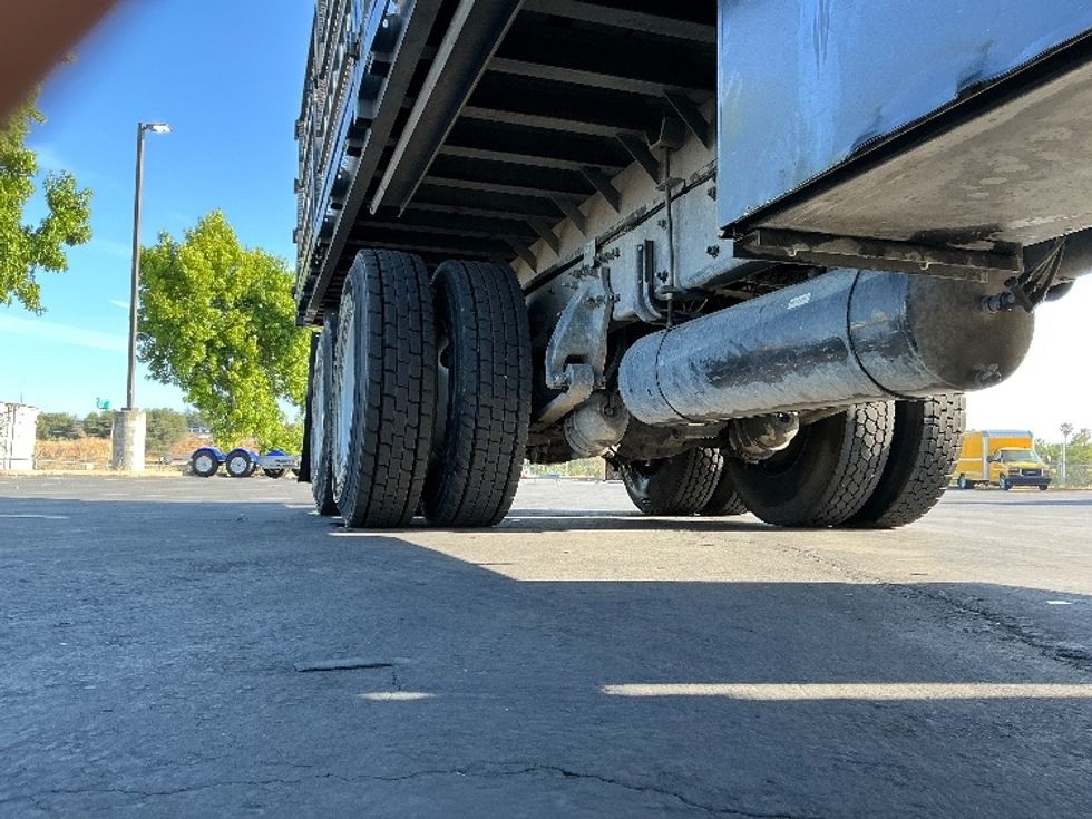 Flatbed Truck-Light and Medium Duty Trucks-Freightliner-2020-M211264S-Sacramento-CA-153,557\n\t\tmiles-$ 105,000 - Image 13