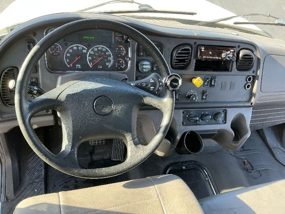 Flatbed Truck-Light and Medium Duty Trucks-Freightliner-2020-M211264S-Sacramento-CA-153,557\n\t\tmiles-$ 105,000 - Image 17