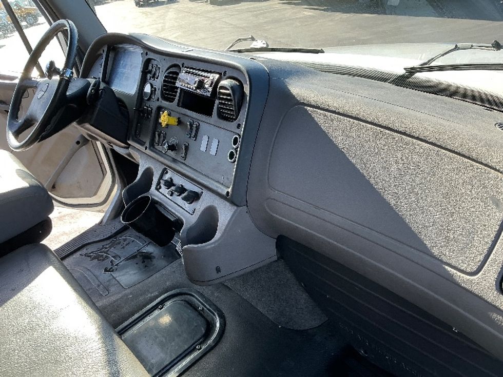 Flatbed Truck-Light and Medium Duty Trucks-Freightliner-2020-M211264S-Sacramento-CA-153,557\n\t\tmiles-$ 105,000 - Image 21