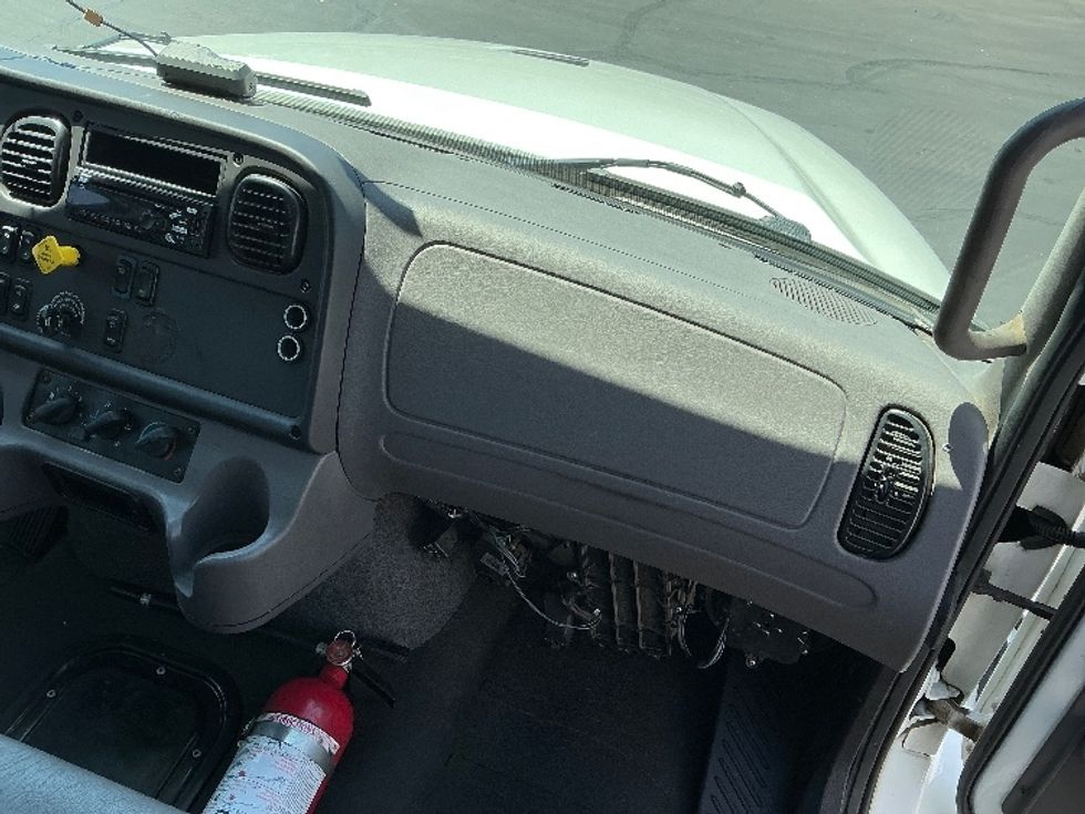 Flatbed Truck-Light and Medium Duty Trucks-Freightliner-2020-M211264S-West Sacramento-CA-165,092\n\t\tmiles-$ 98,250 - Image 21