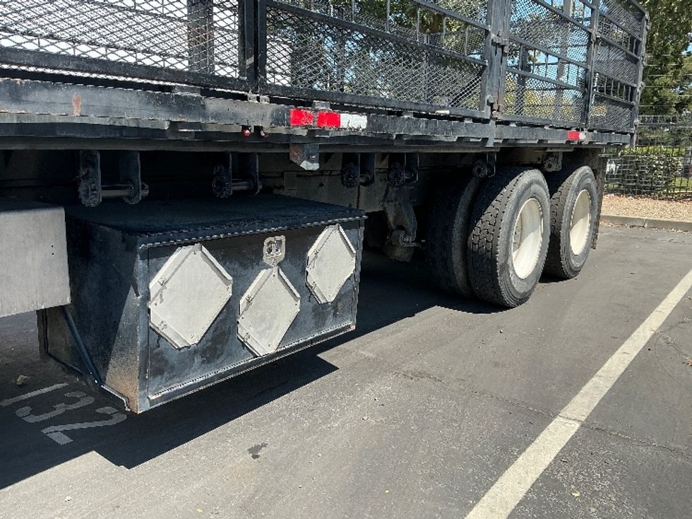 Flatbed Truck-Light and Medium Duty Trucks-Freightliner-2020-M211264S-West Sacramento-CA-165,092\n\t\tmiles-$ 98,250 - Image 5