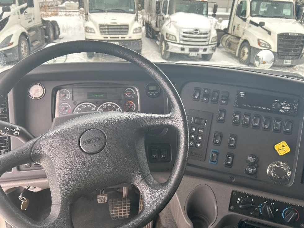 Flatbed Truck-Light and Medium Duty Trucks-Freightliner-2021-114SD-Watertown-NY-114,089\n\t\tmiles-$ 128,750 - Image 18