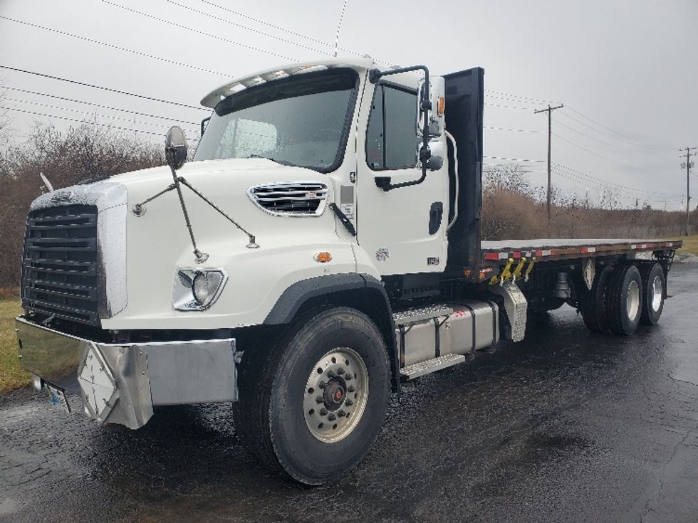 Flatbed Truck-Light and Medium Duty Trucks-Freightliner-2021-114SD-White Deer-PA-255,494\n\t\tmiles-$ 121,000 - Image 3