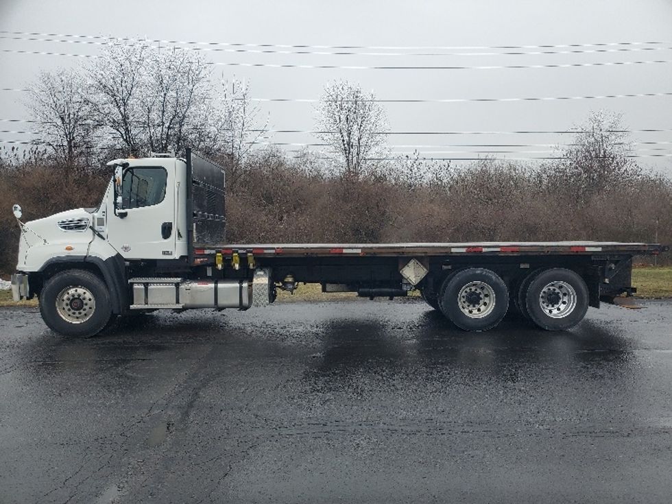 Flatbed Truck-Light and Medium Duty Trucks-Freightliner-2021-114SD-White Deer-PA-255,494\n\t\tmiles-$ 121,000 - Image 4