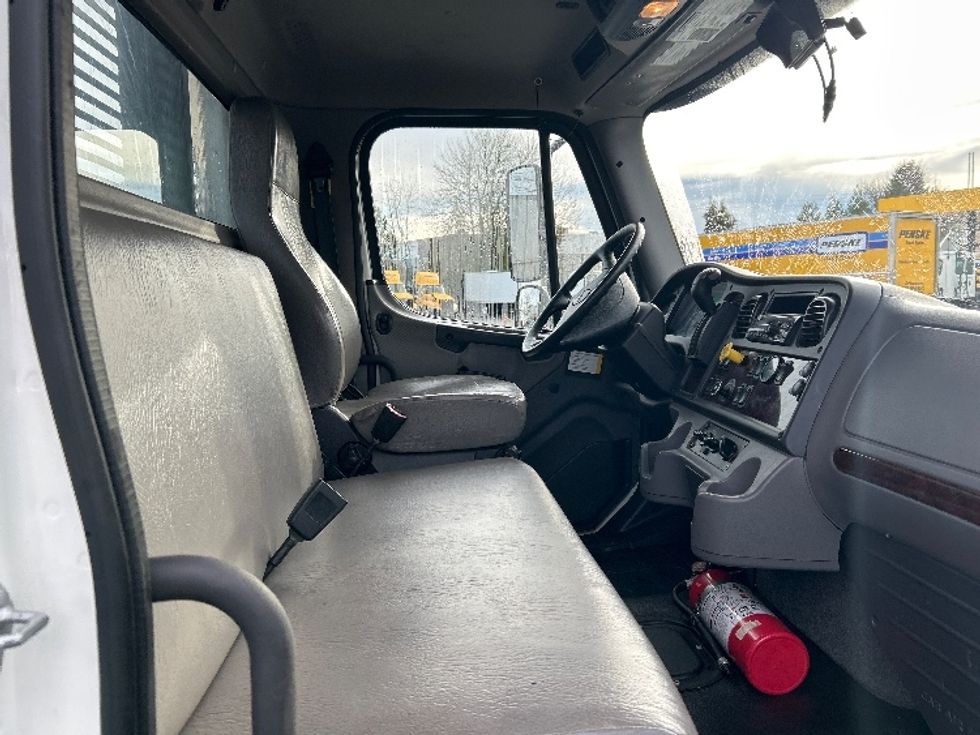 Flatbed Truck-Light and Medium Duty Trucks-Freightliner-2021-M2-Clackamas-OR-86,142\n\t\tmiles-$ 64,250 - Image 17