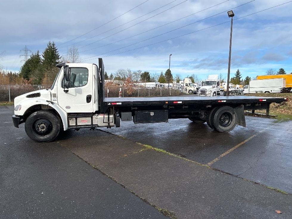 Flatbed Truck-Light and Medium Duty Trucks-Freightliner-2021-M2-Clackamas-OR-86,142\n\t\tmiles-$ 64,250 - Image 4