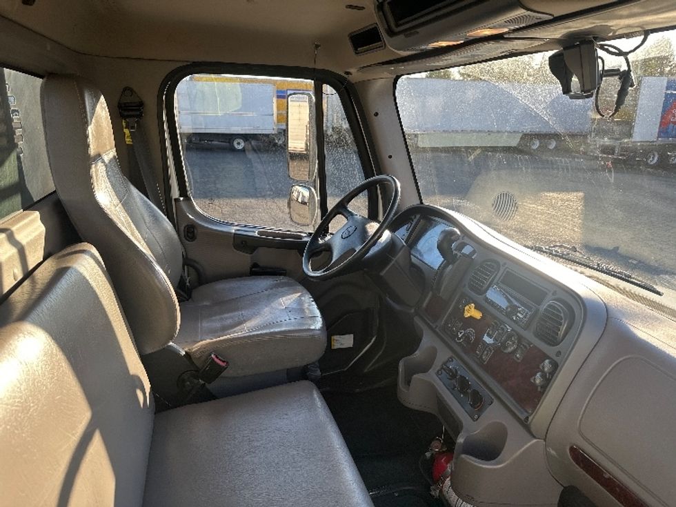 Flatbed Truck-Light and Medium Duty Trucks-Freightliner-2021-M2-Clackamas-OR-89,553\n\t\tmiles-$ 64,000 - Image 17