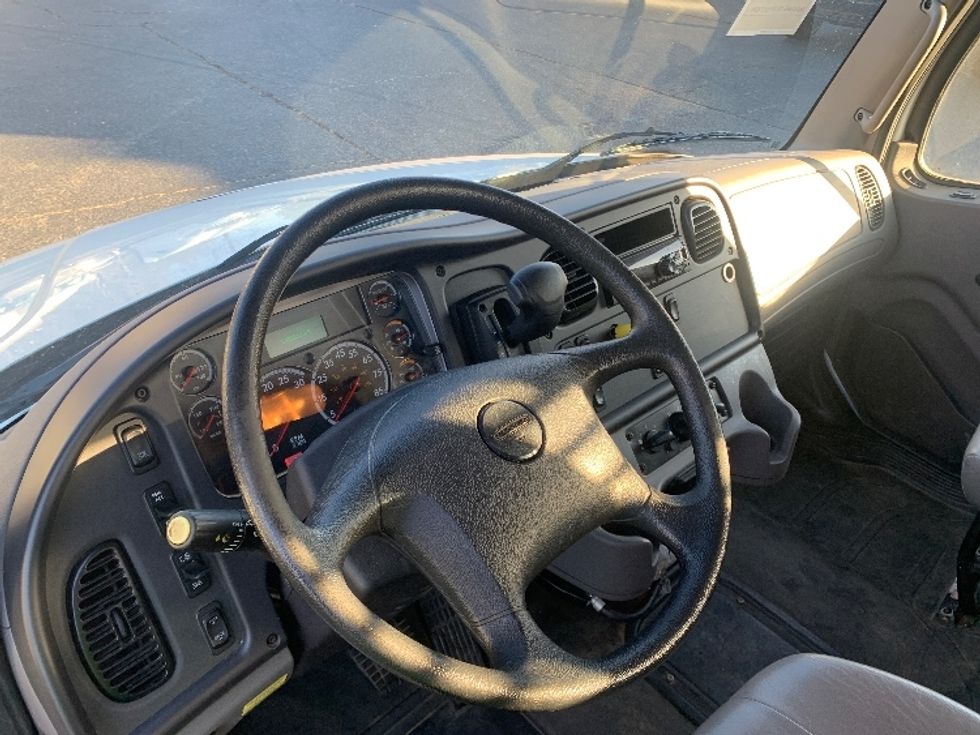 Flatbed Truck-Light and Medium Duty Trucks-Freightliner-2021-M2-Concord-NC-128,599\n\t\tmiles-$ 52,750 - Image 17