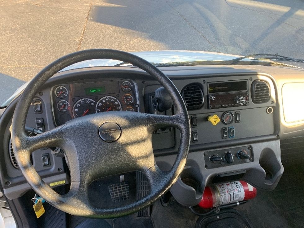 Flatbed Truck-Light and Medium Duty Trucks-Freightliner-2021-M2-Concord-NC-128,599\n\t\tmiles-$ 52,750 - Image 18