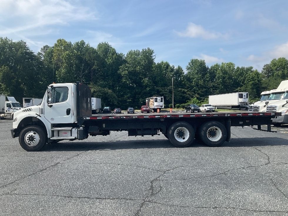 Flatbed Truck-Light and Medium Duty Trucks-Freightliner-2021-M2-Concord-NC-212,665\n\t\tmiles-$ 60,500 - Image 4