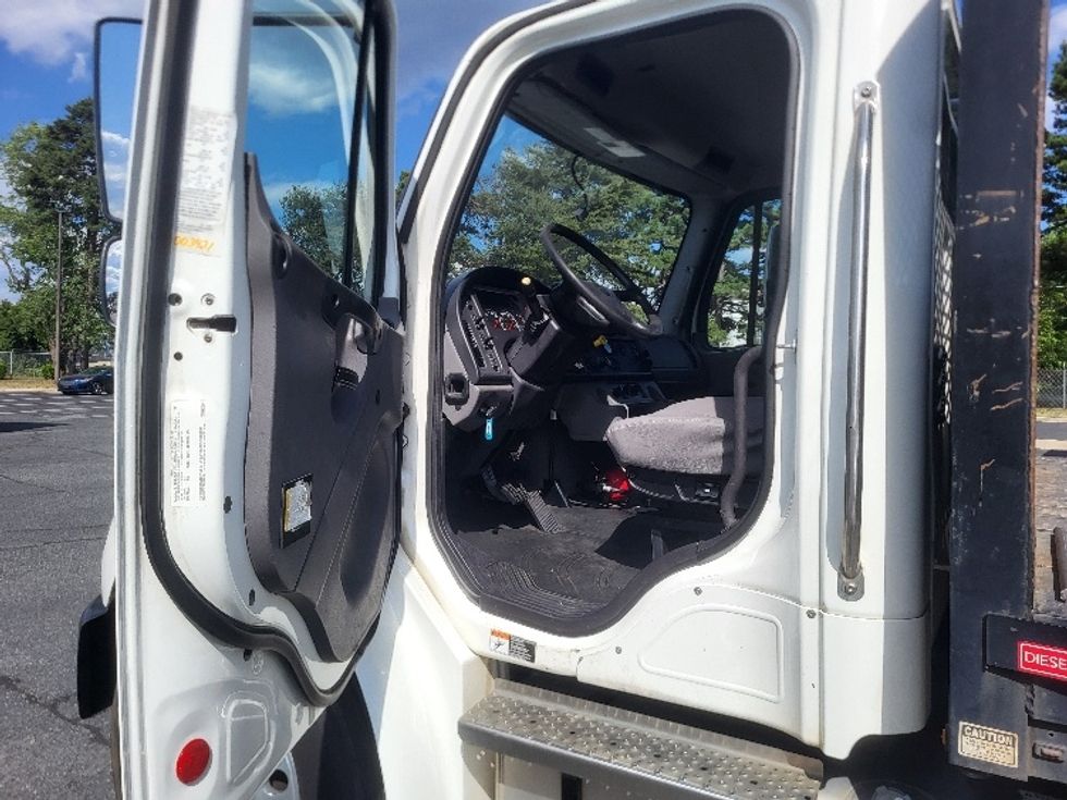 Flatbed Truck-Light and Medium Duty Trucks-Freightliner-2021-M2-Concord-NC-360,731\n\t\tmiles-$ 25,250 - Image 16