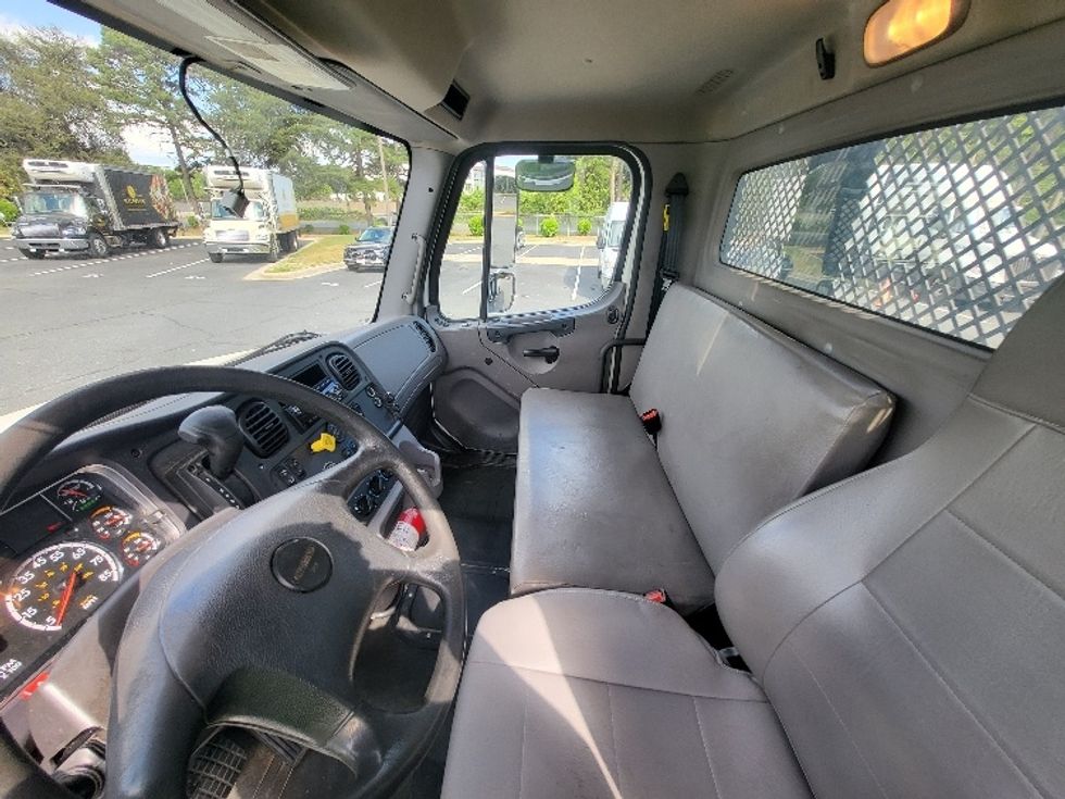 Flatbed Truck-Light and Medium Duty Trucks-Freightliner-2021-M2-Concord-NC-360,731\n\t\tmiles-$ 25,250 - Image 17