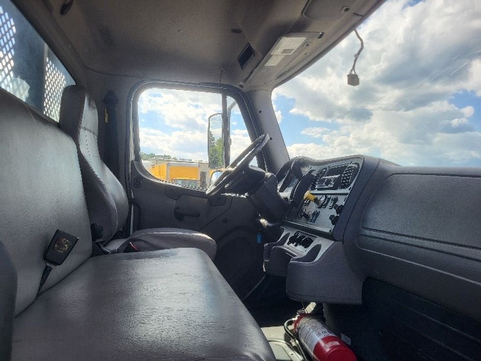 Flatbed Truck-Light and Medium Duty Trucks-Freightliner-2021-M2-Concord-NC-360,731\n\t\tmiles-$ 25,250 - Image 22