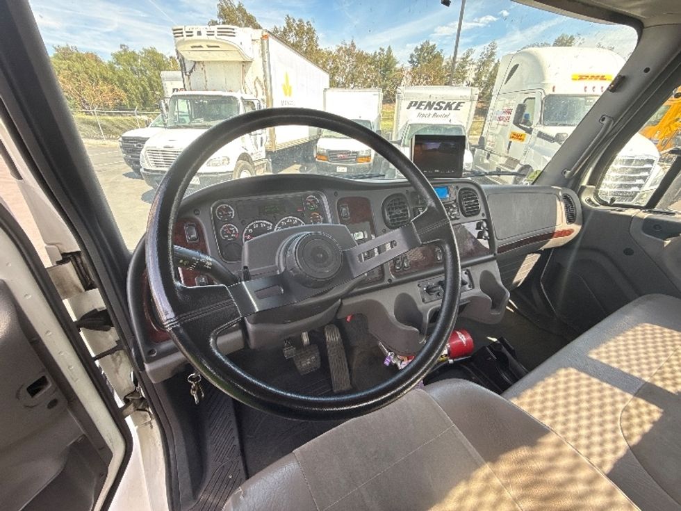 Flatbed Truck-Light and Medium Duty Trucks-Freightliner-2021-M2-Fontana-CA-165,131\n\t\tmiles-$ 49,750 - Image 17
