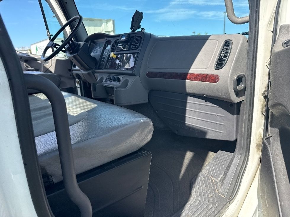 Flatbed Truck-Light and Medium Duty Trucks-Freightliner-2021-M2-Fontana-CA-165,131\n\t\tmiles-$ 49,750 - Image 20