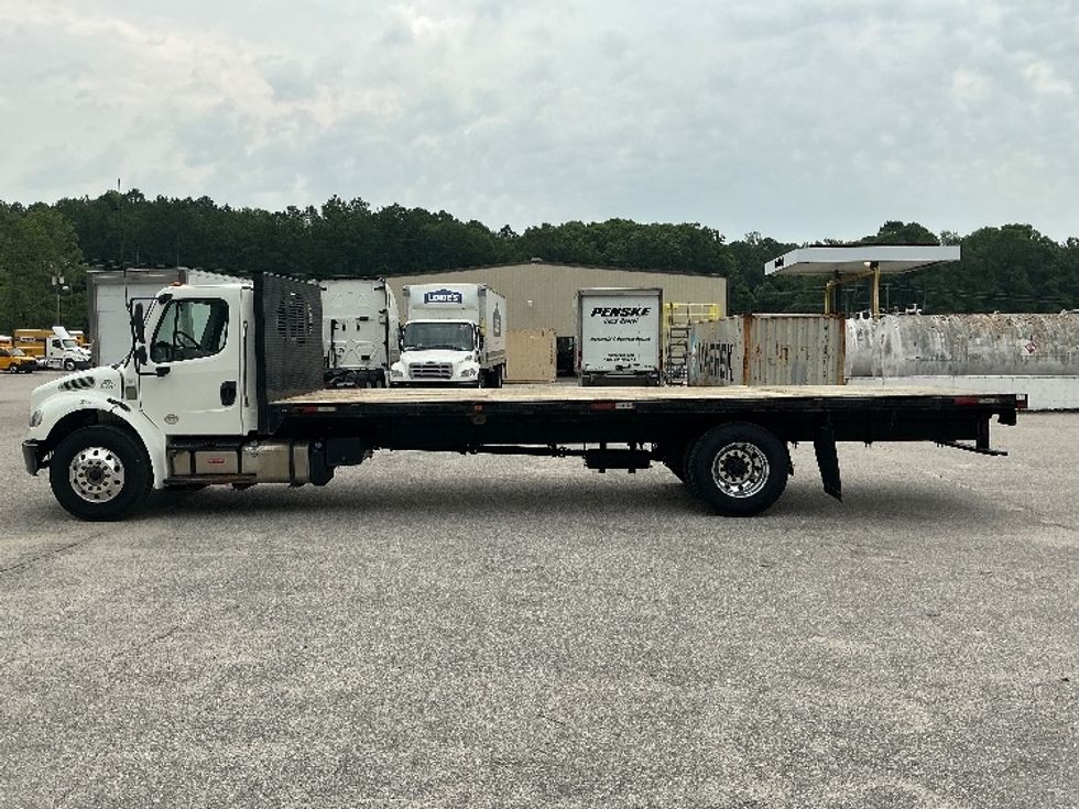 Flatbed Truck-Light and Medium Duty Trucks-Freightliner-2021-M2-Greensboro-NC-119,965\n\t\tmiles-$ 67,500 - Image 4
