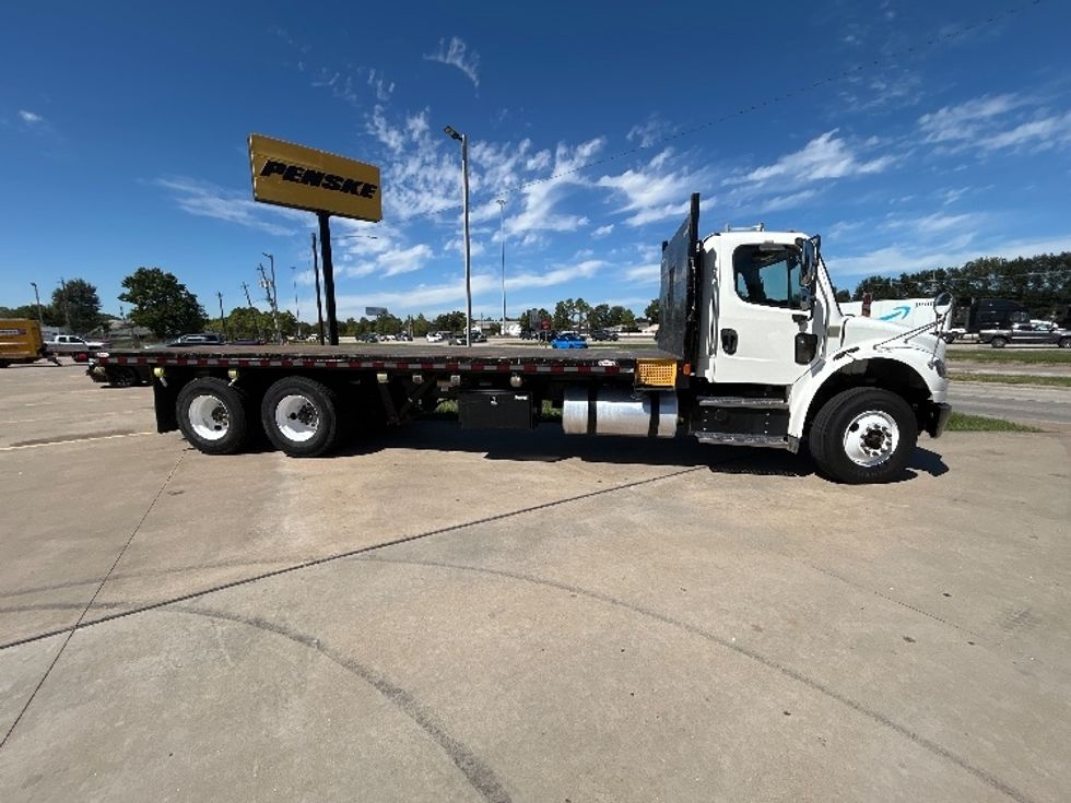 Flatbed Truck-Light and Medium Duty Trucks-Freightliner-2021-M2-Houston-TX-170,733\n\t\tmiles-$ 86,000 - Image 14