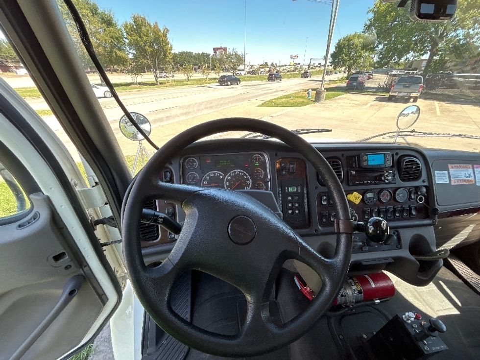Flatbed Truck-Light and Medium Duty Trucks-Freightliner-2021-M2-Houston-TX-170,733\n\t\tmiles-$ 86,000 - Image 17