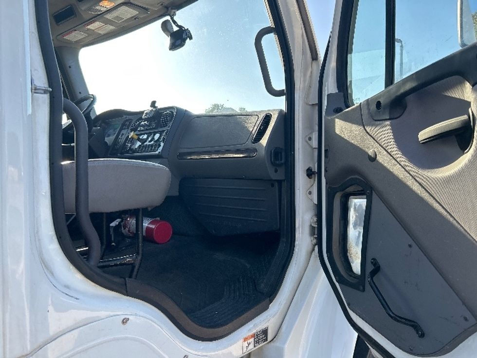 Flatbed Truck-Light and Medium Duty Trucks-Freightliner-2021-M2-Houston-TX-188,788\n\t\tmiles-$ 83,500 - Image 16