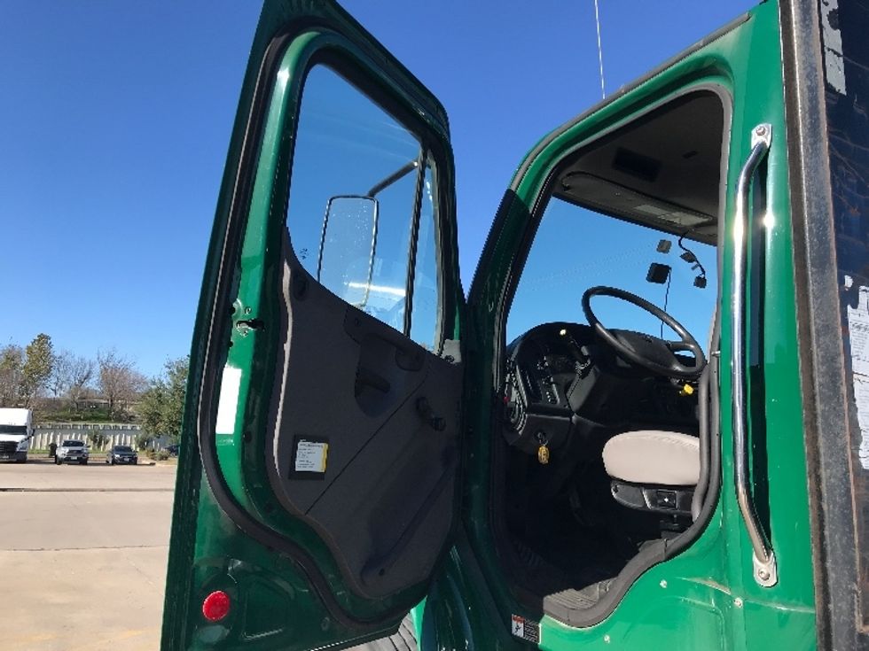 Flatbed Truck-Light and Medium Duty Trucks-Freightliner-2021-M2-Houston-TX-232,208\n\t\tmiles-$ 59,250 - Image 15